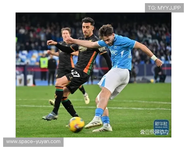 那不勒斯反击战术高效奏效 长传精准锁定卢卡库制胜关键